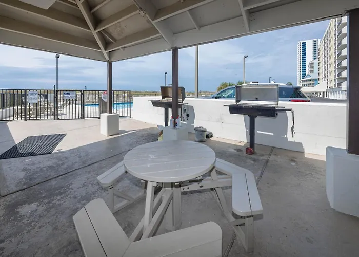 Island Winds East 707 Apartment *