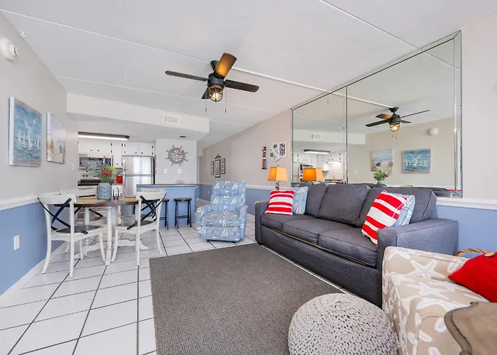 Island Winds East 707 Apartment *