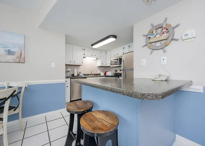 Apartment Island Winds East 707 *