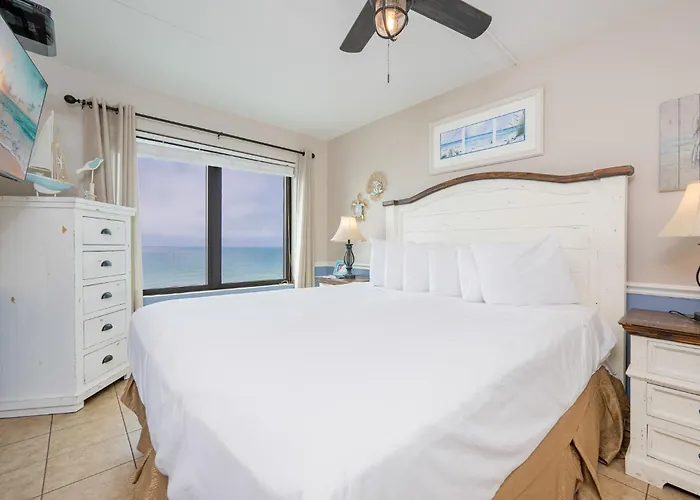Island Winds East 707 Apartment
