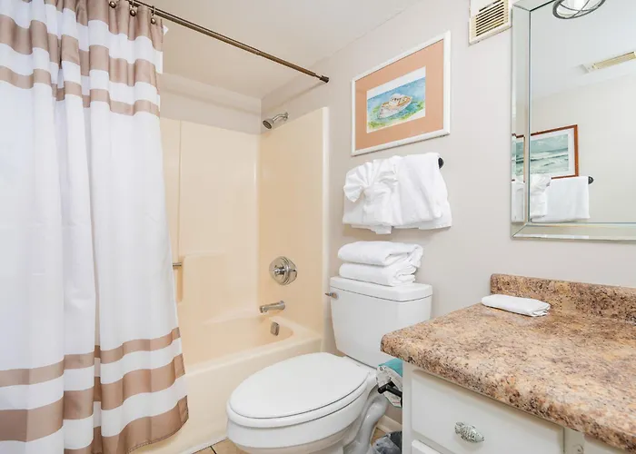 Island Winds East 707 Apartment *